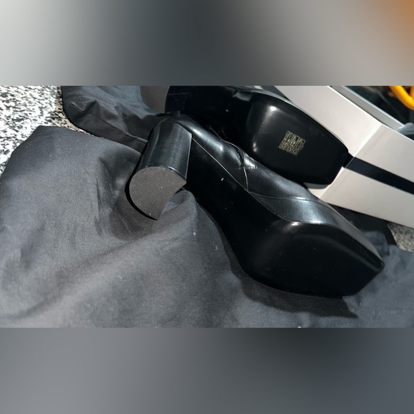 Givenchy G Lock Platform Ankle Boots brand new - Picture 6 of 7